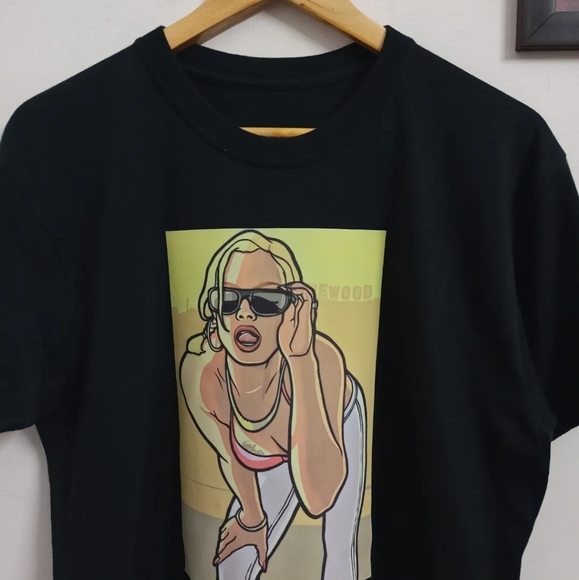 GTA GIRL GRAPHIC T-SHIRT FOR MEN'S AND WOMEN'S - Picture 2 of 4
